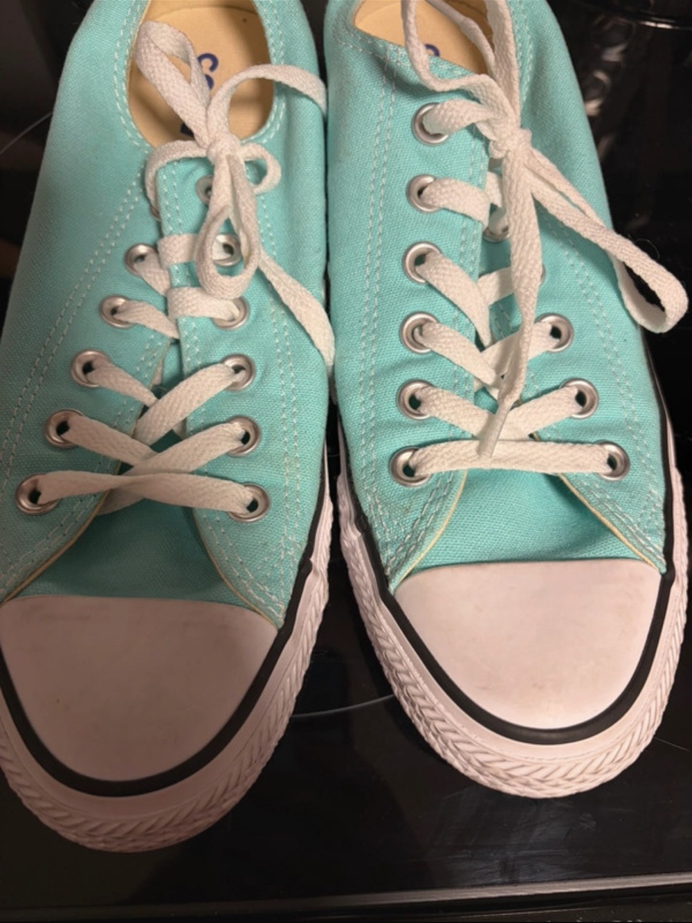 Converse low top shoes size 6M/8W